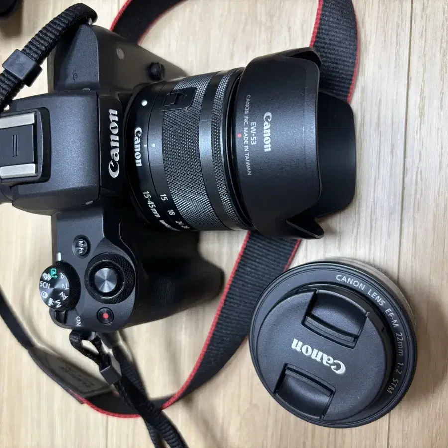 캐논 EOS M50 미러리스 카메라 팝니다