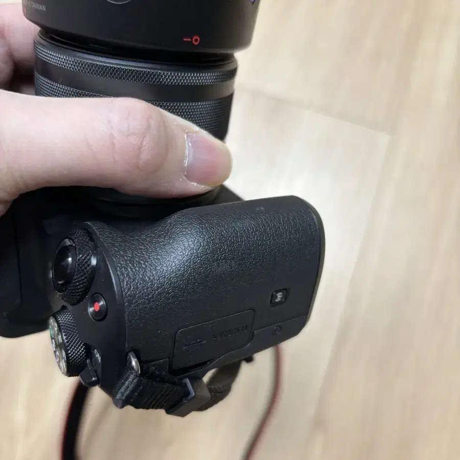 캐논 EOS M50 미러리스 카메라 팝니다