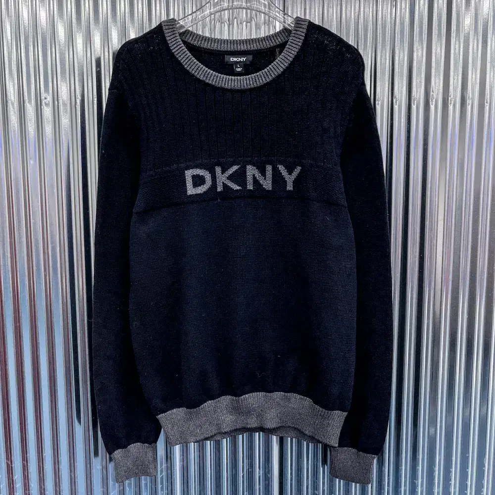 DKNY 코튼 라운드넥 니트 (국내 M) P937