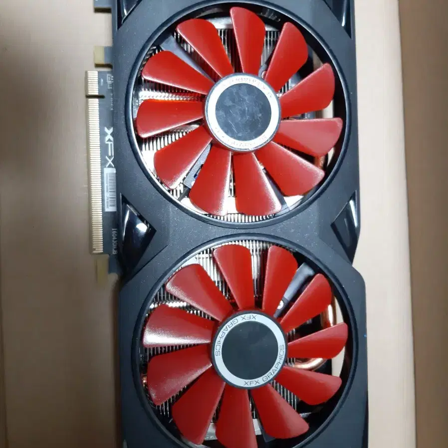 그래픽 카드 rx 570 8gb 팝니다