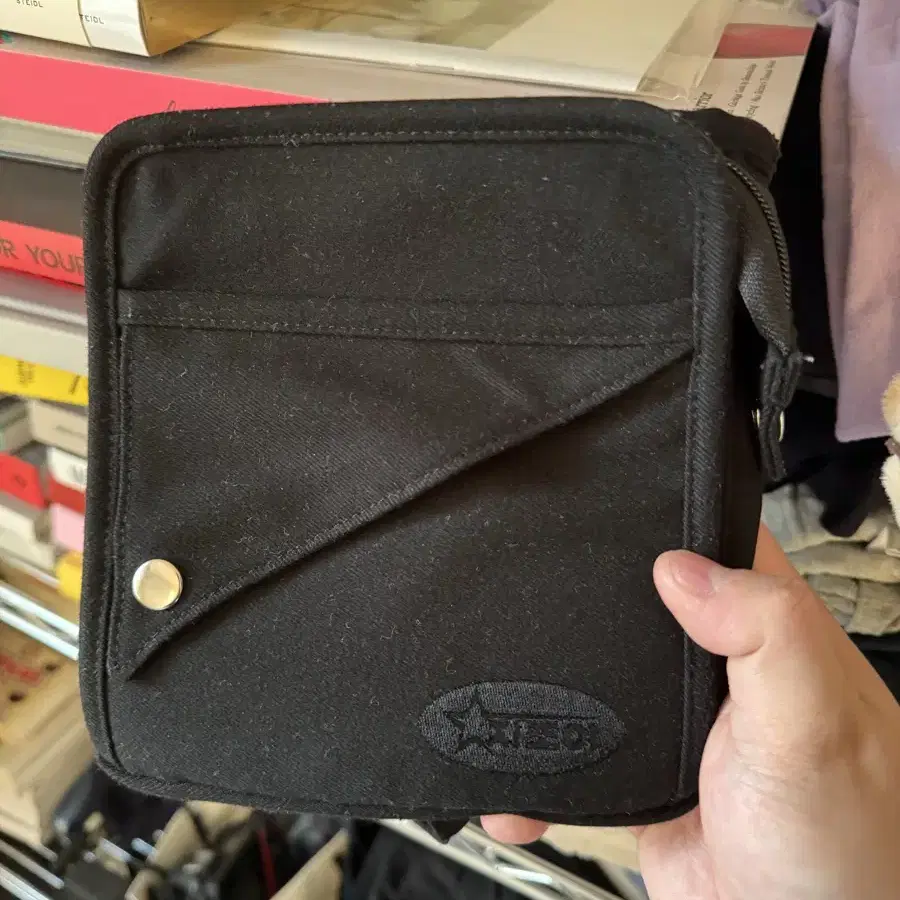 지초이 AW23 waist bag