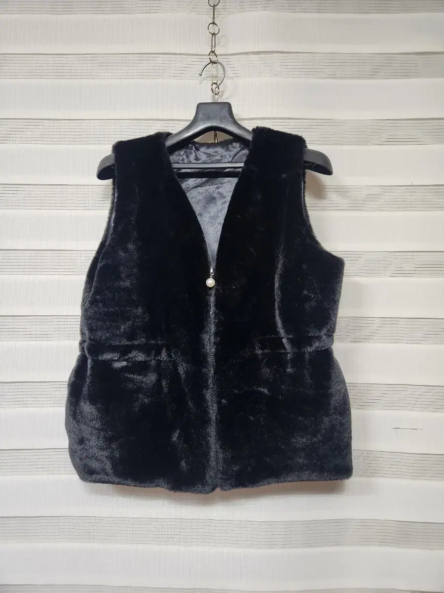 Back Ribbon Fur Vest (66-77)