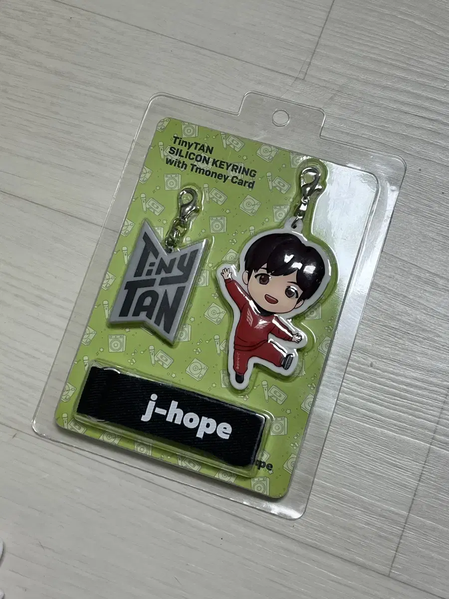 Titan Tymoney keyring j-hope