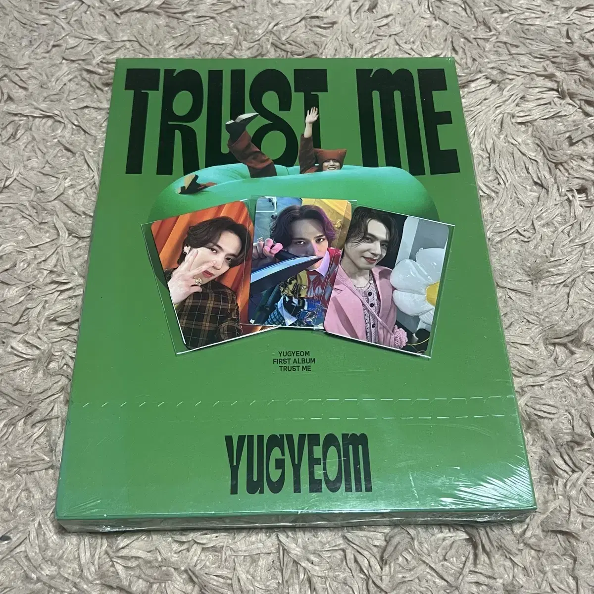 YUGYEOM 유겸 - TRUST ME 정규 1집+포토카드 3종