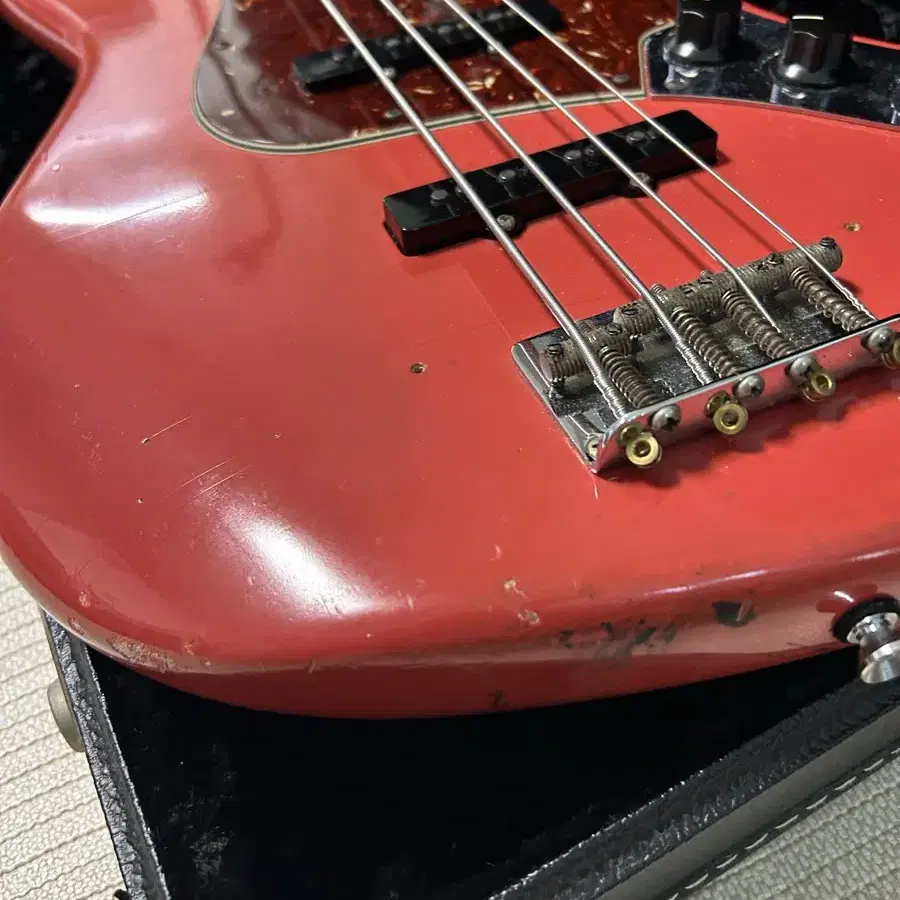 fender customshop 64 jazz bass(피에스타레드)