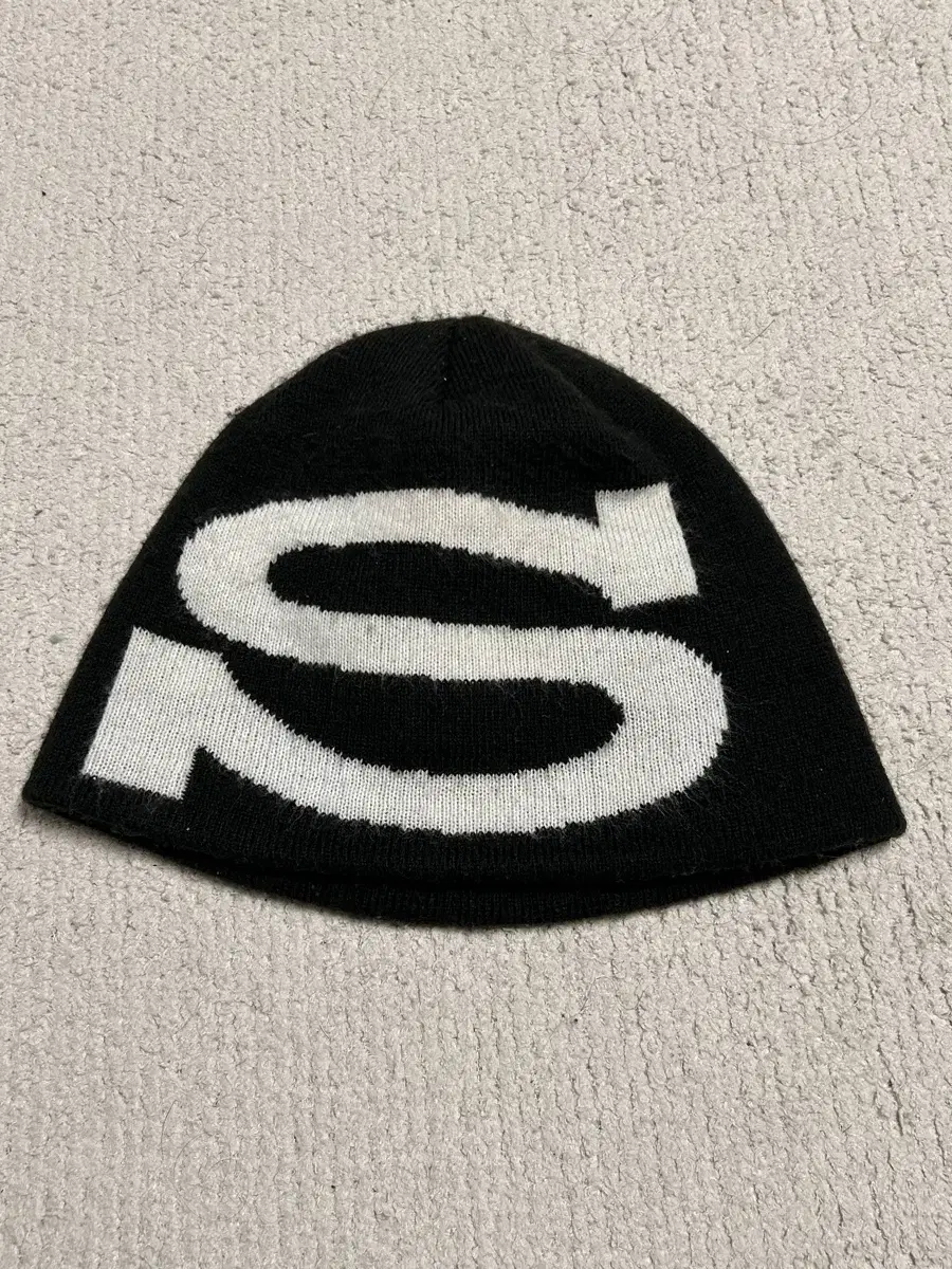 Stussy S logo beanie