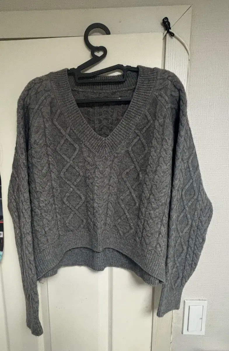 V-neck knit