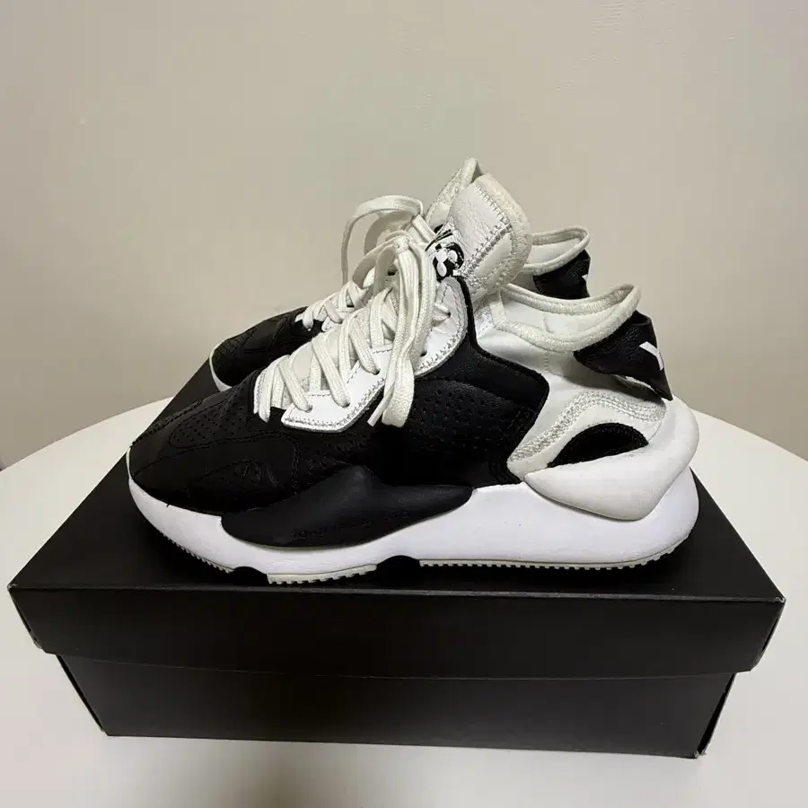 y-3 카이와(아디다스) 검흰 245-250사이즈