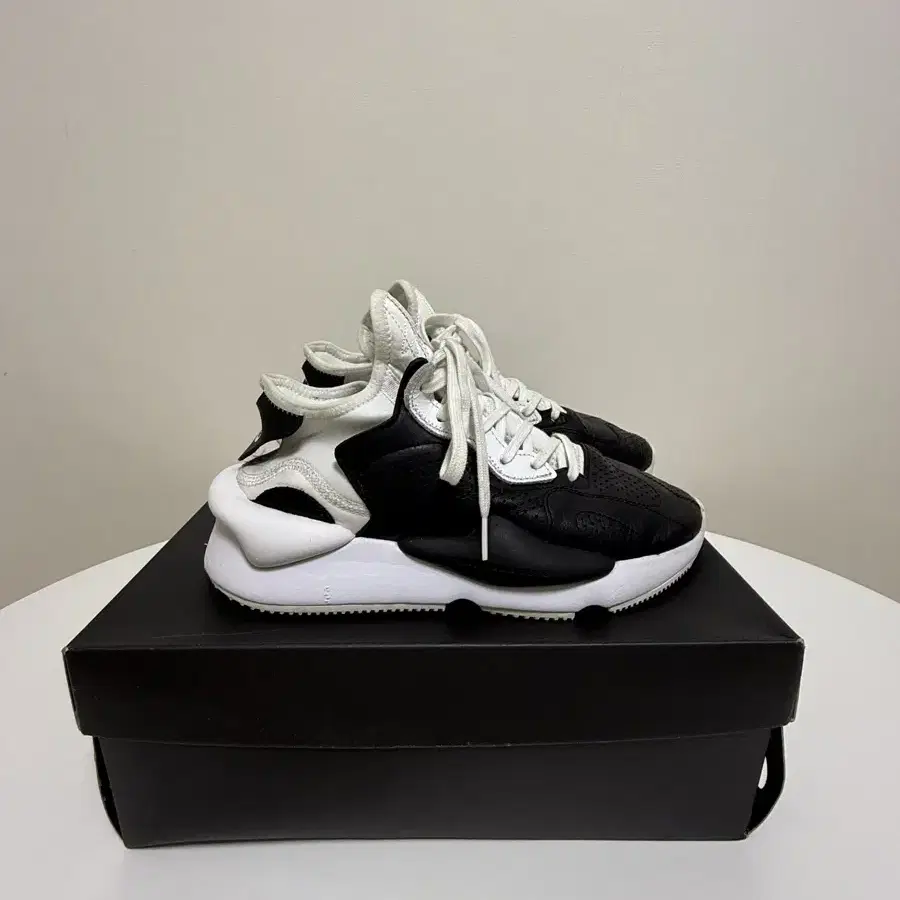 y-3 카이와(아디다스) 검흰 245-250사이즈