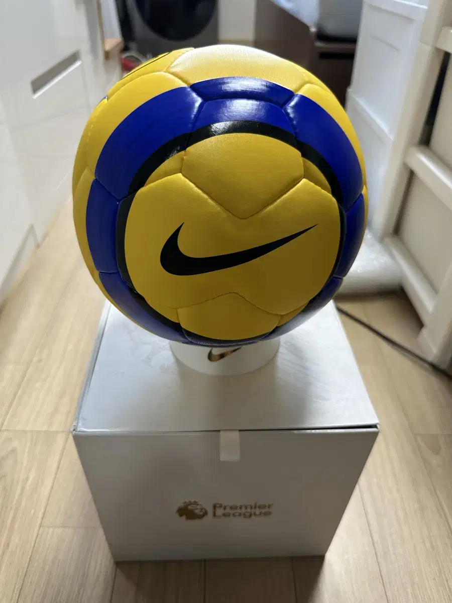 Soccer Ball Total 90 Errow Limited Edition