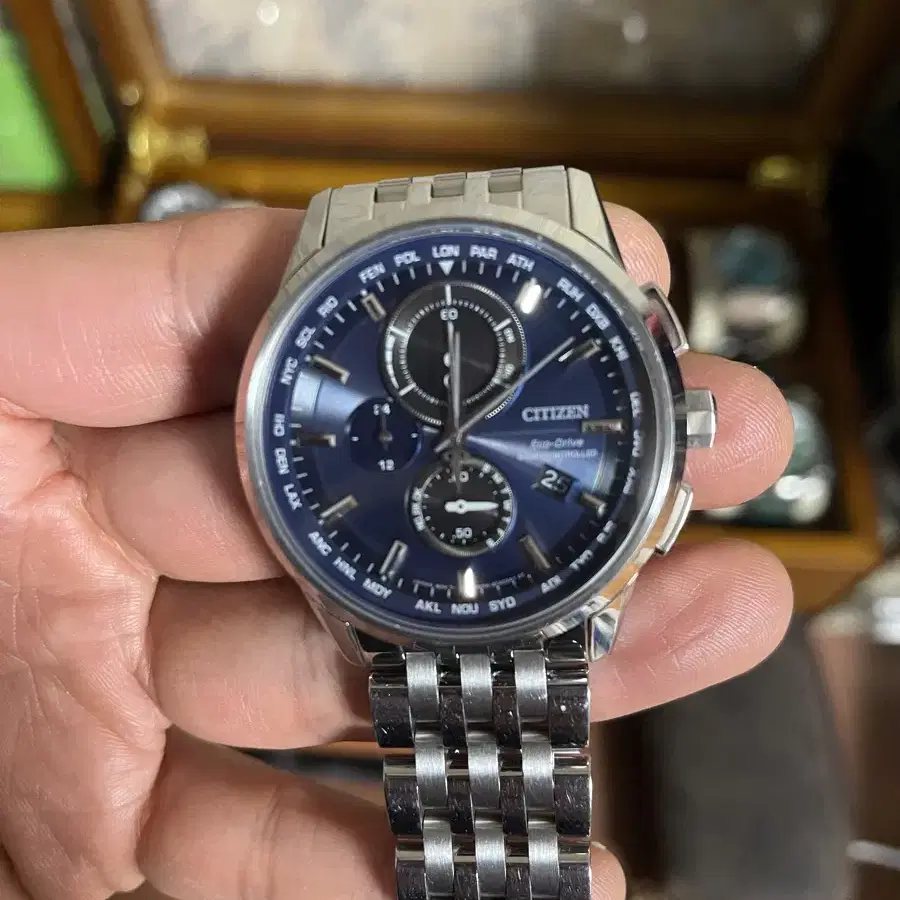 시티즌 AT8110-61L  Eco-Drive 크로노그래프 라디오컨트럴