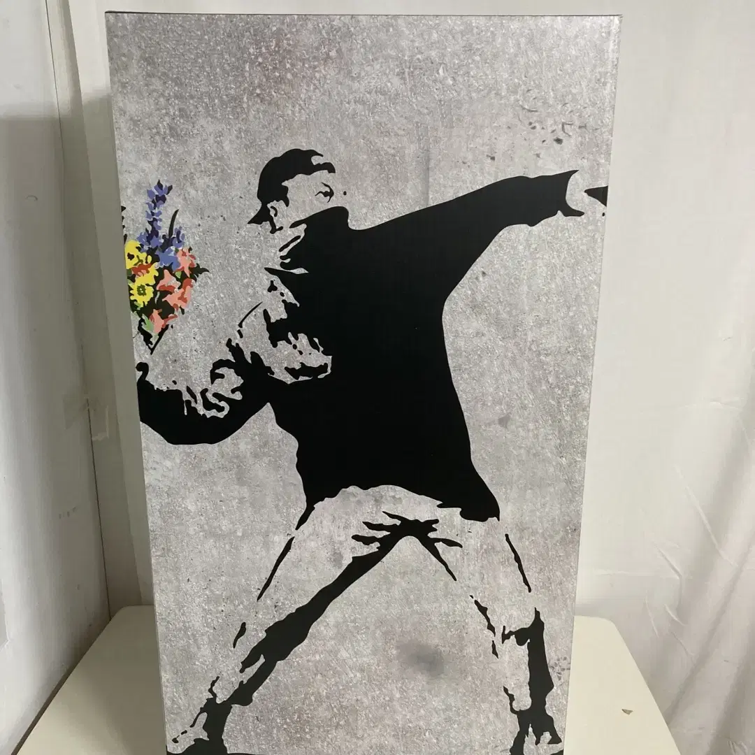 뱅크시 베어브릭 1000% Flower Bomber Banksy