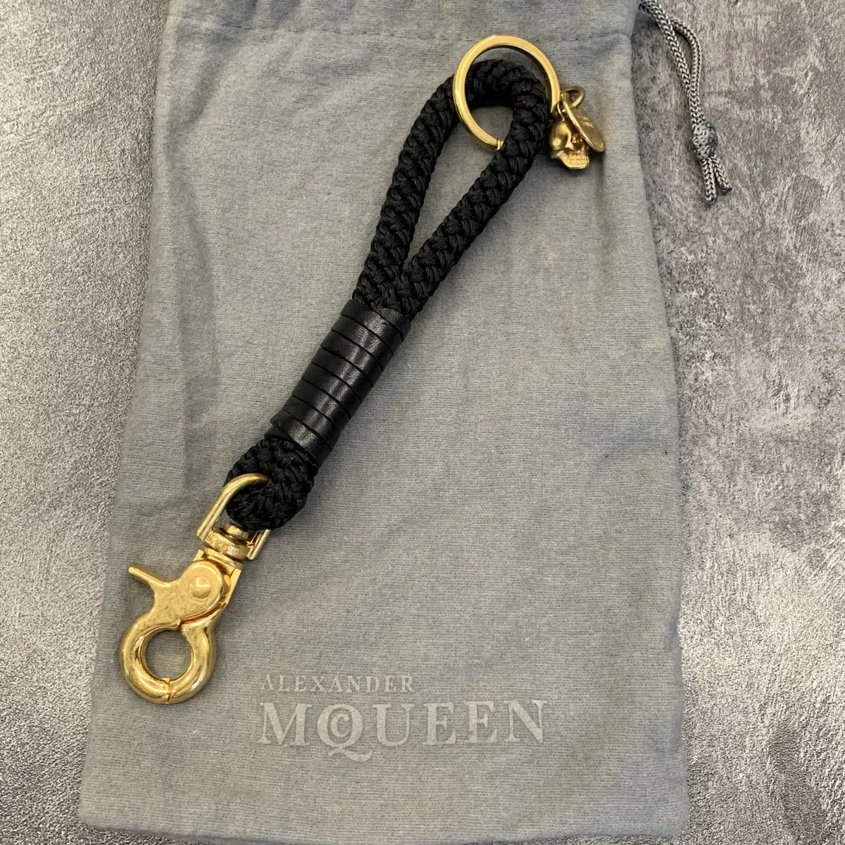 ALEXANDER MCQUEEN 알렉산더 맥퀸 스컬 키체인(메탈/레더)