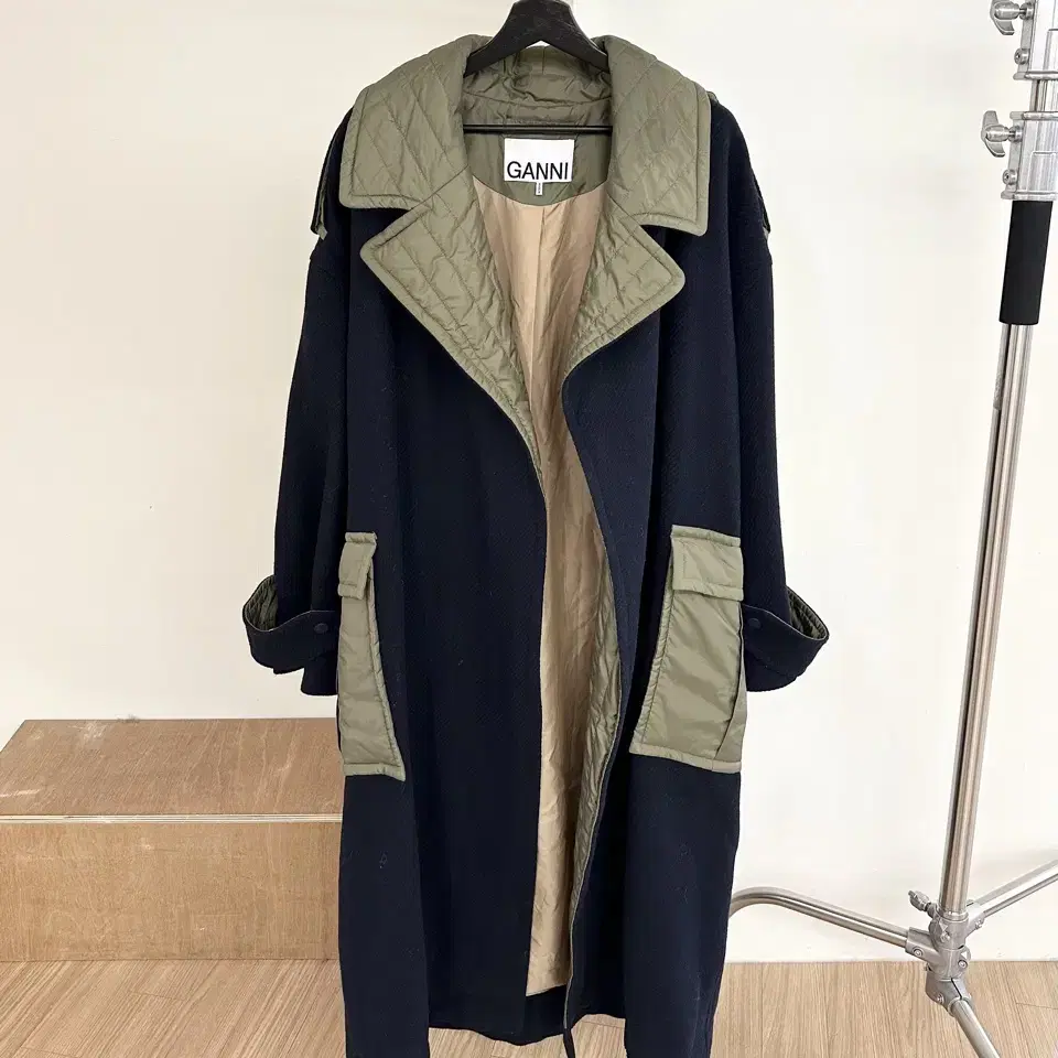 가니 네이비 19fw 오픈 울 코트