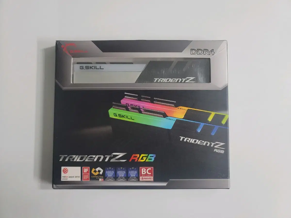 지스킬 트라이던트Z DDR4 32G (16g x 2)