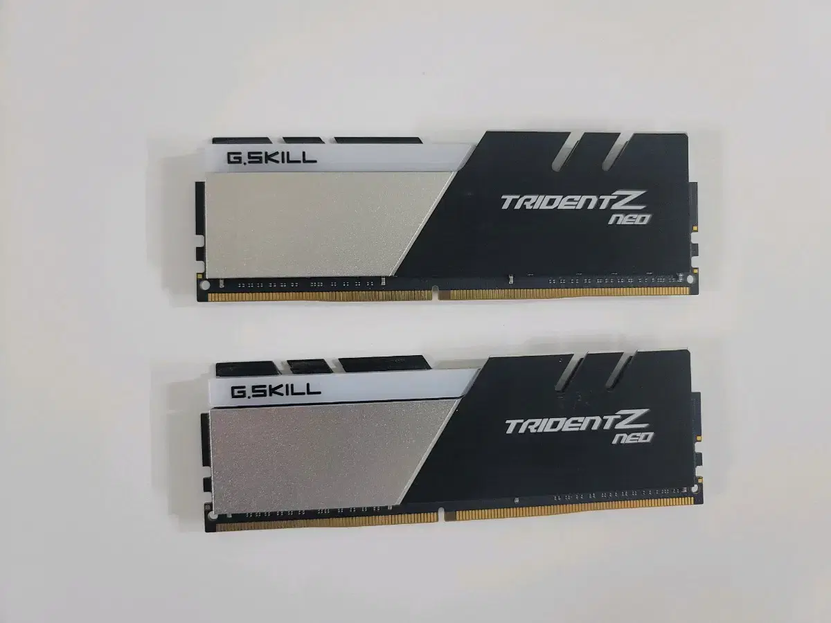 지스킬 트라이던트Z DDR4 32G (16g x 2)