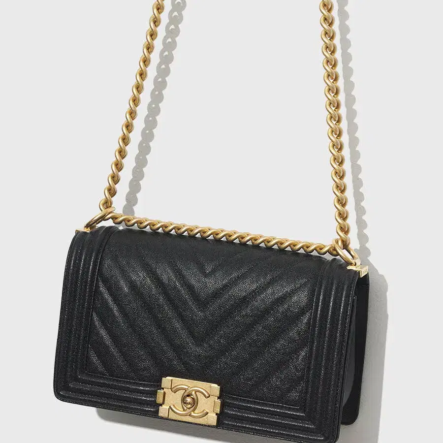 CHANEL shoulder bag