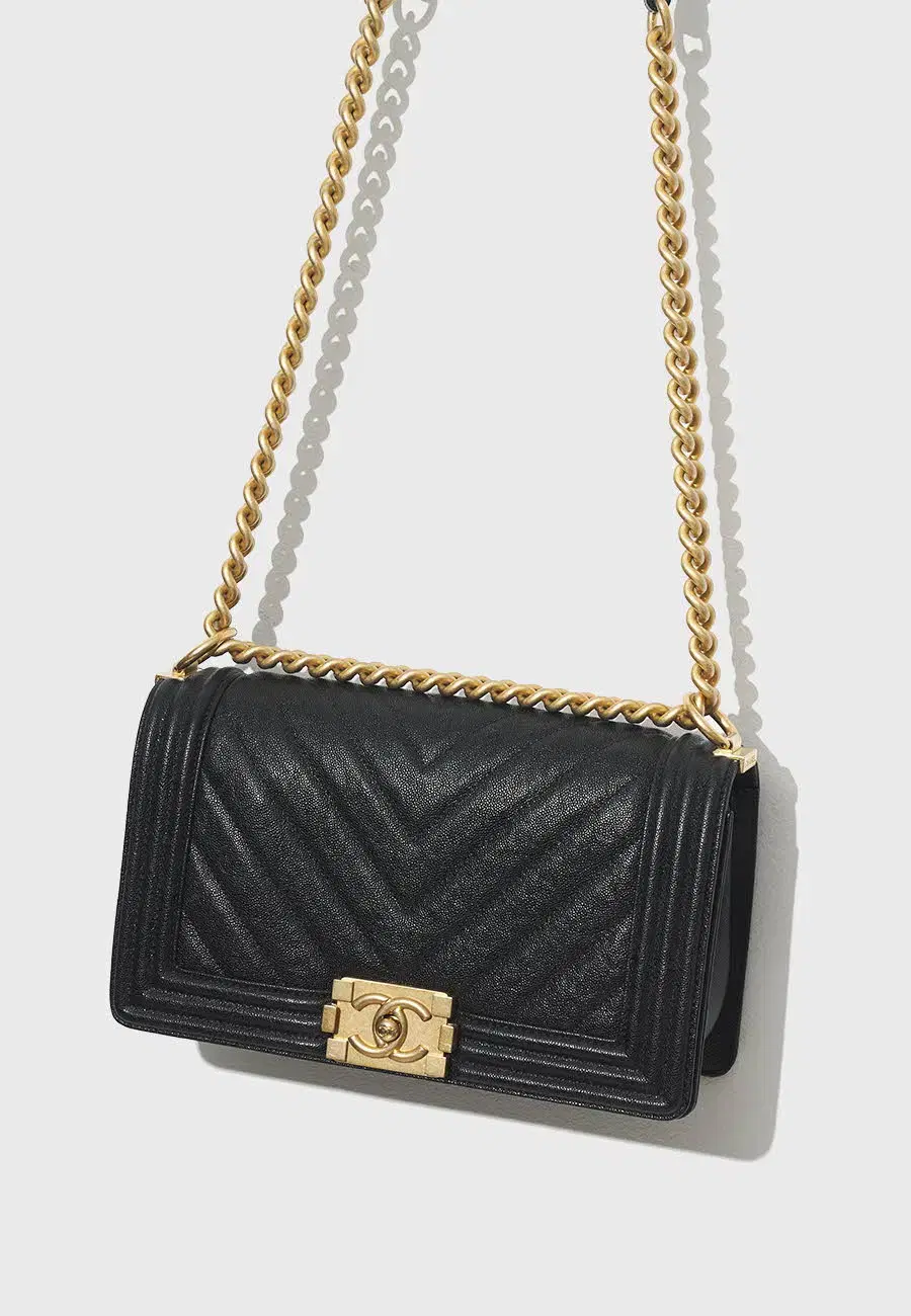 CHANEL shoulder bag