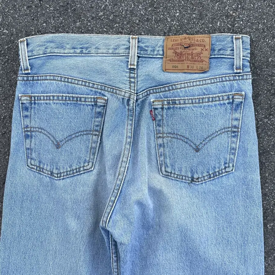 90s Levis 501 (W30 L34 )