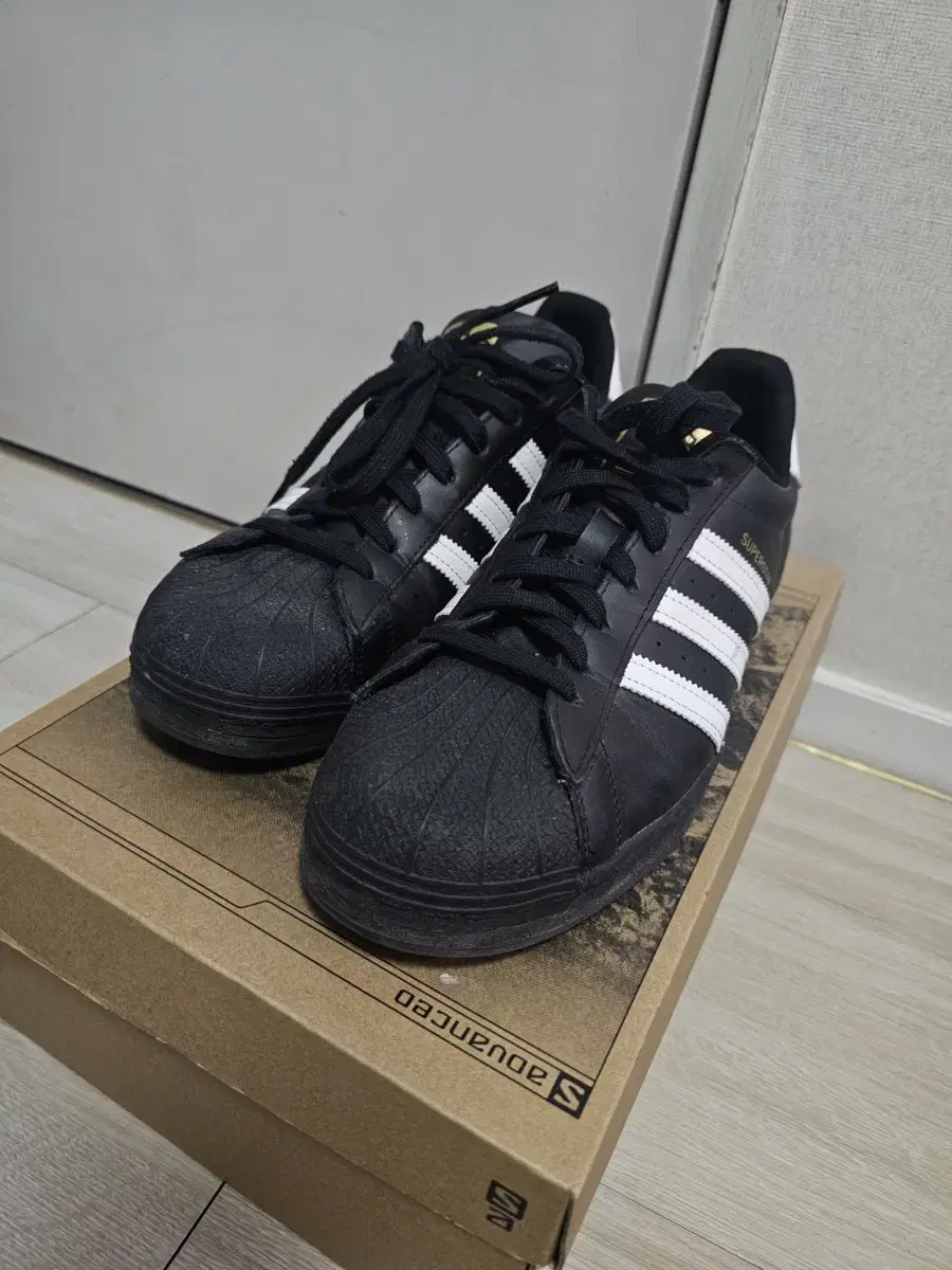 Superstar Core Black 280