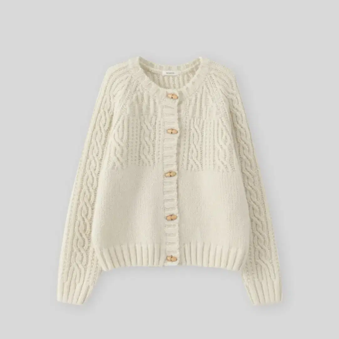 더미튼 Duffle cable cardigan (ivory)