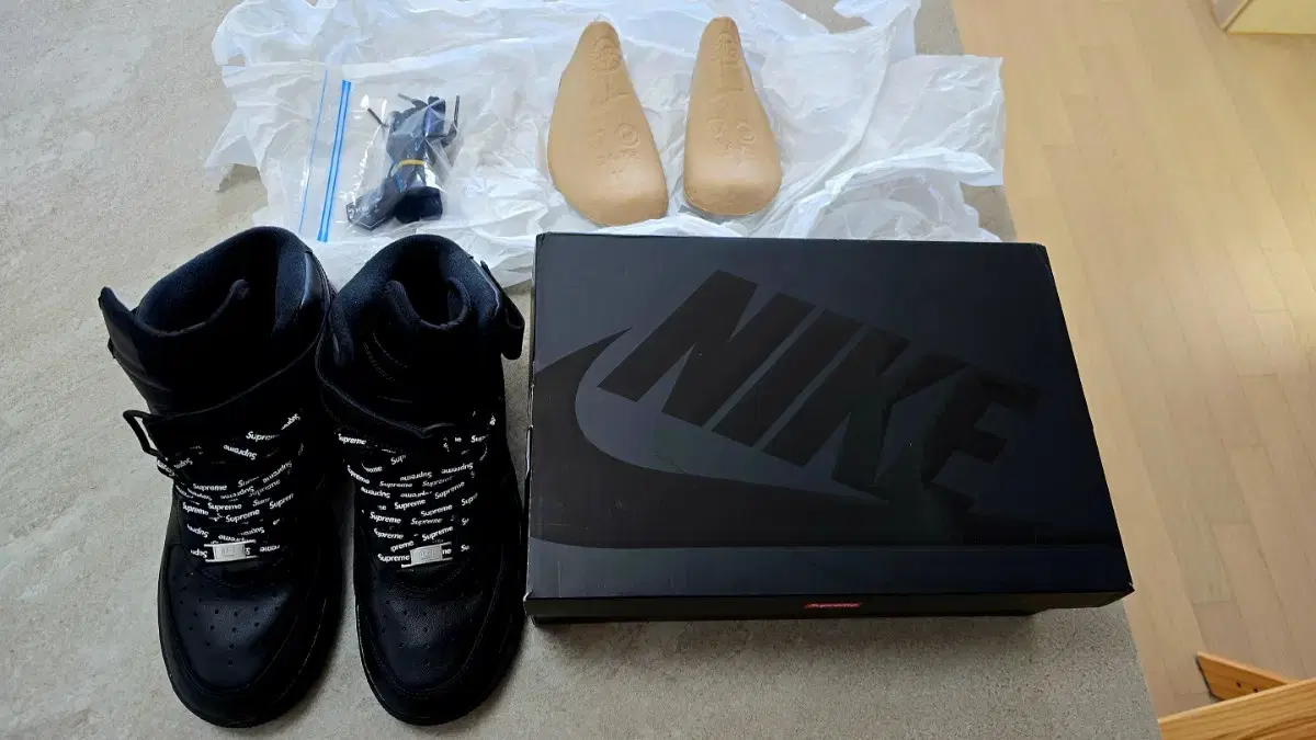 Nike X Supreme Air Force 1 Mid All Black (270)