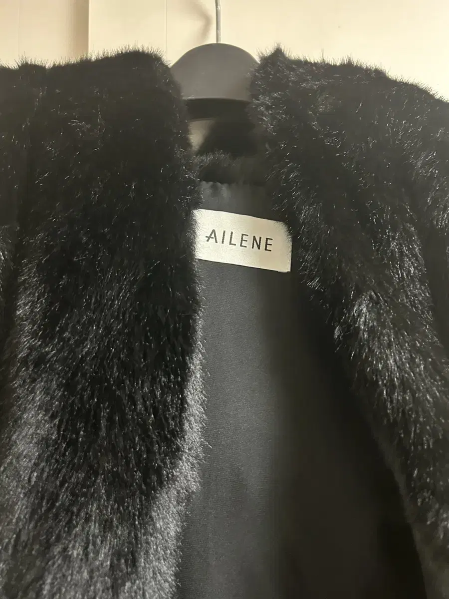 AILENE 후드퍼조끼