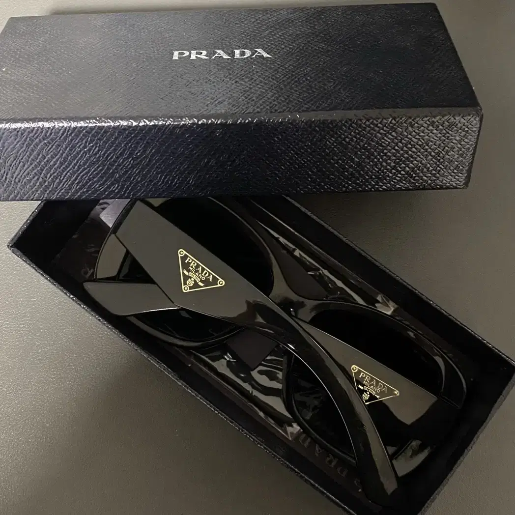 PRADA 프라다 선글라스