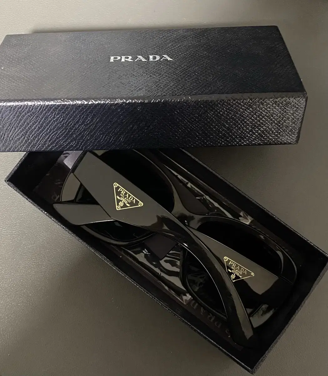 PRADA 프라다 선글라스