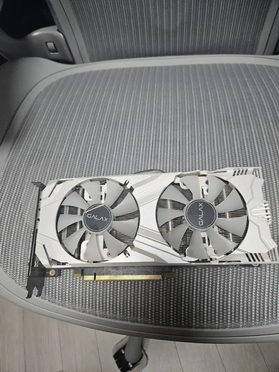 갤럭시 gtx1060 6gb 화이트 그래픽카드