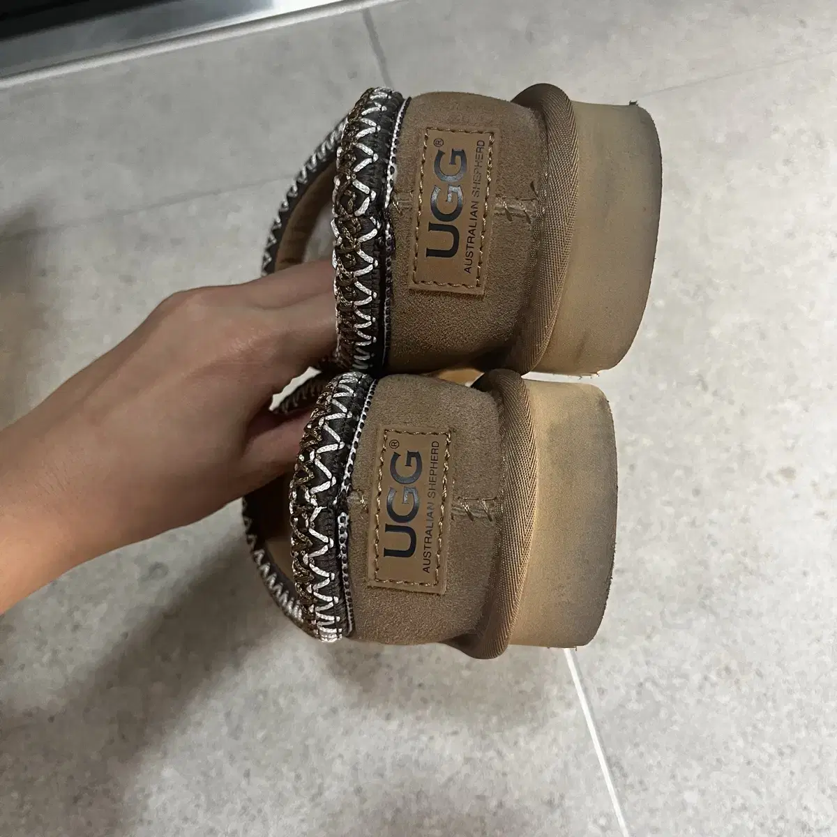 UGG 타스만 체스넛 245(240맞음) 하루신음