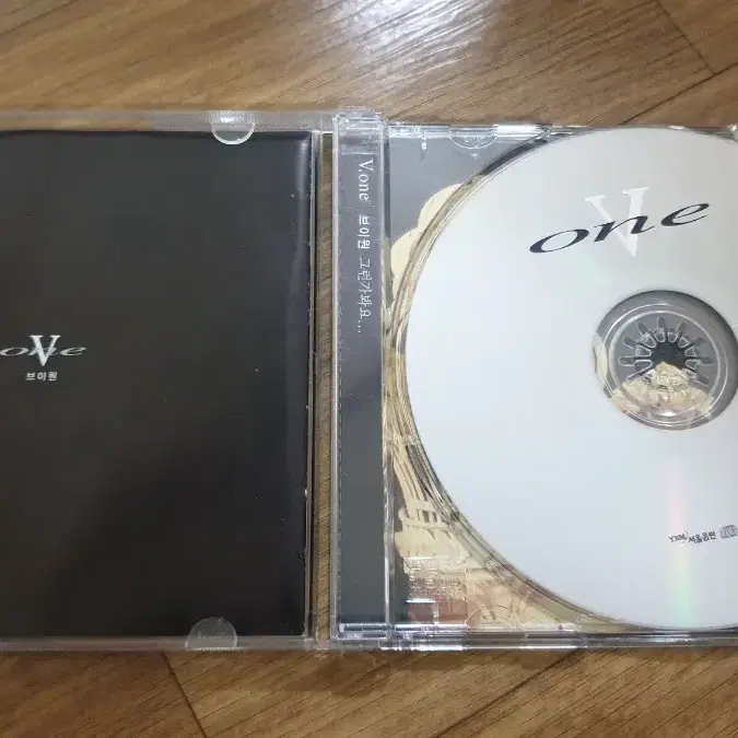 V.one 브이원 CD