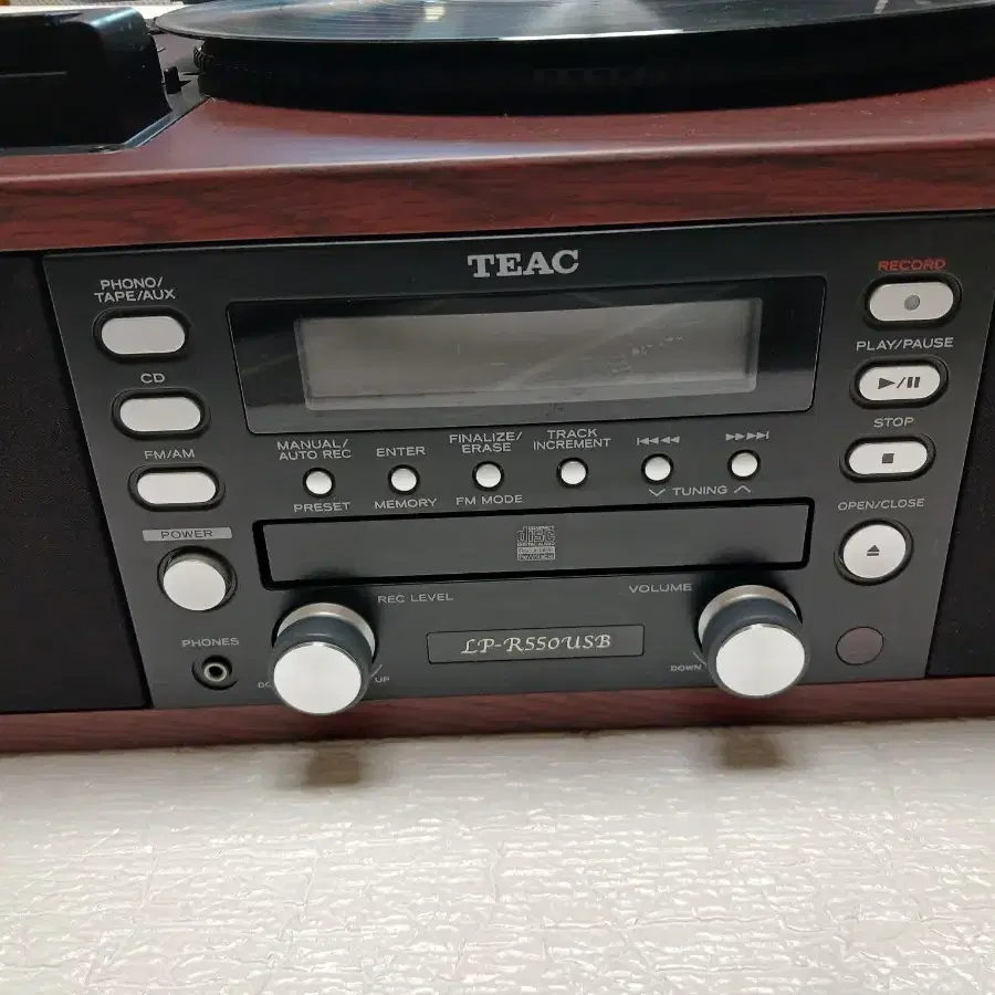 티악 LP-R550USB 턴테이블