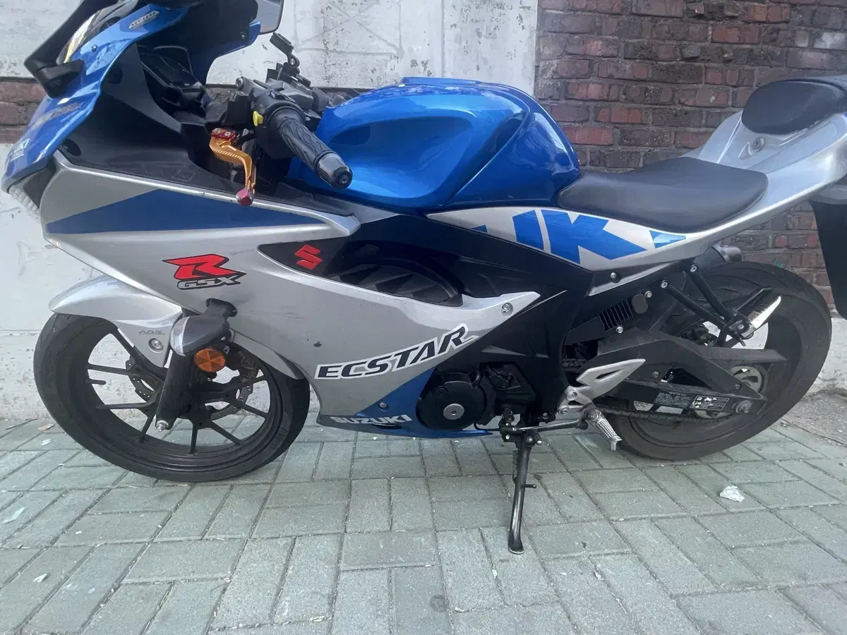 gsxr125 21년식 스페셜 카울 판매합니다