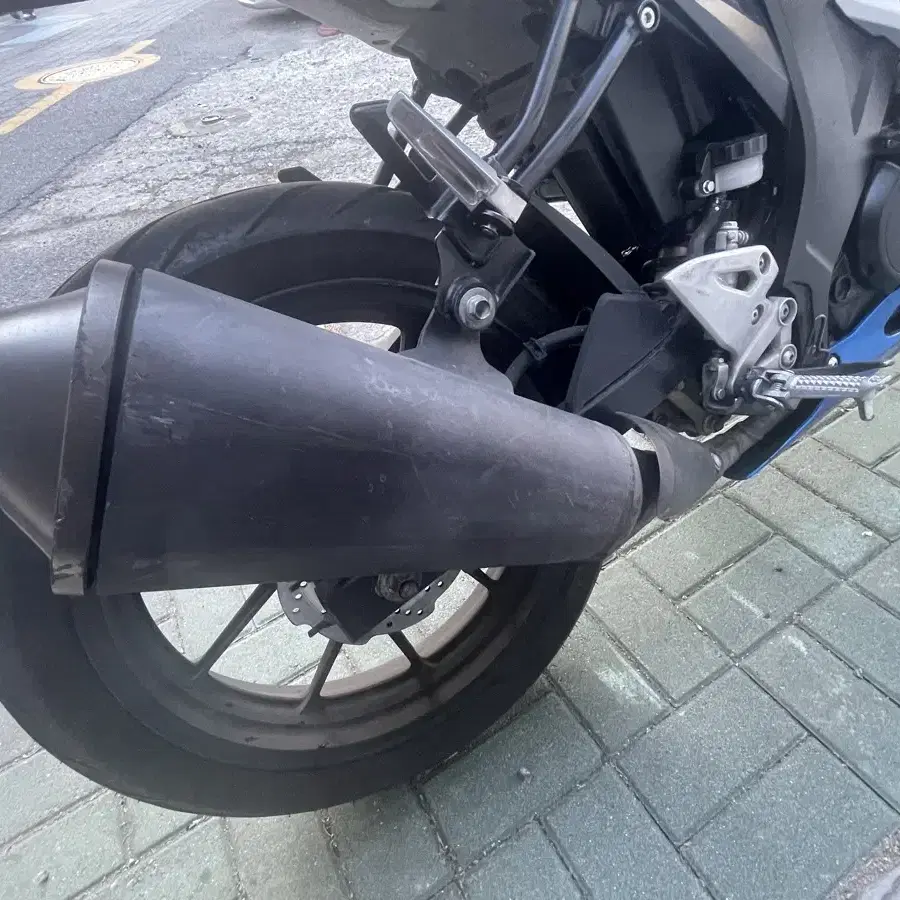 gsxr125 21년식 스페셜 카울 판매합니다