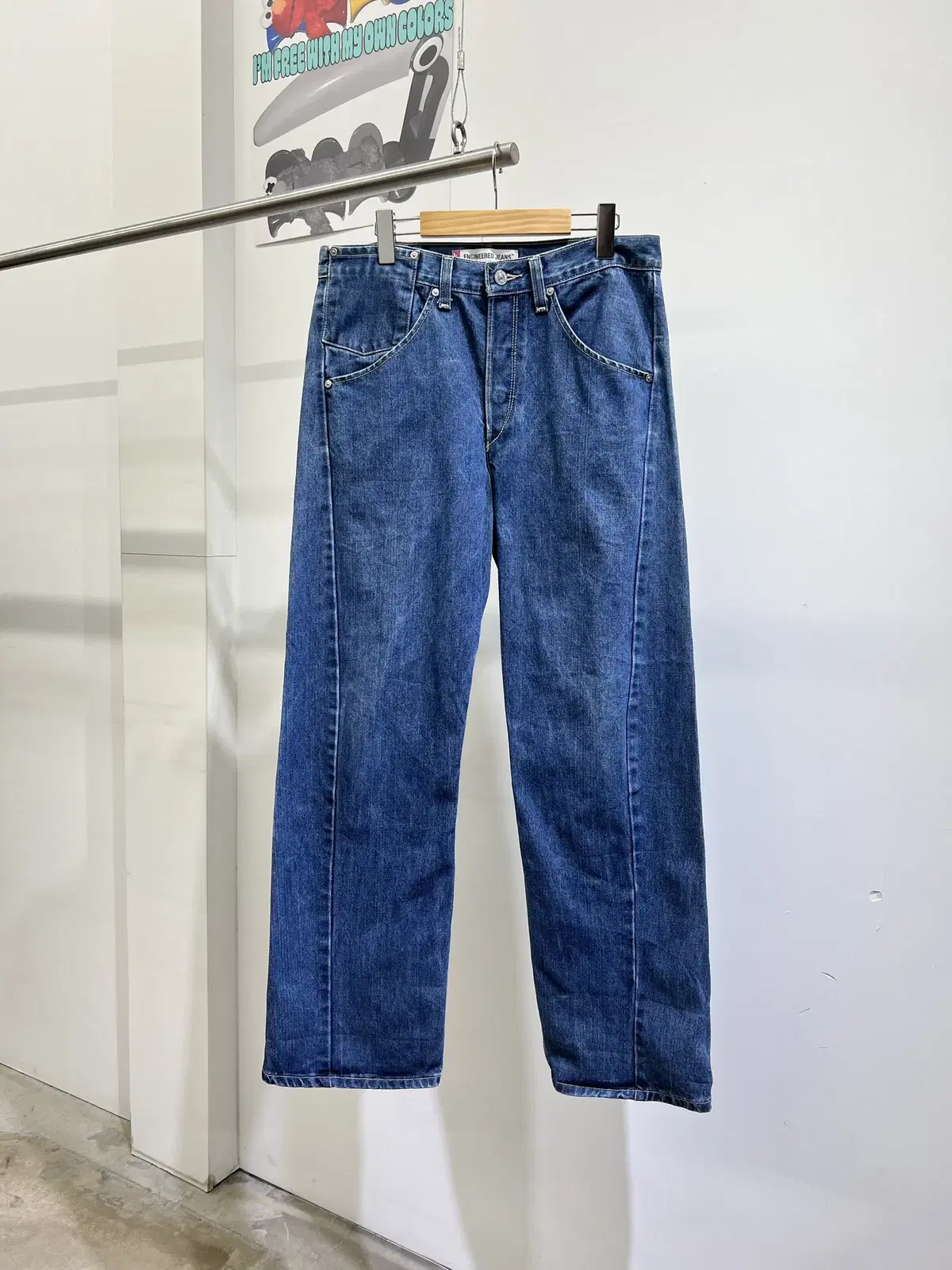 LEVIS ENGINEERED JEANS