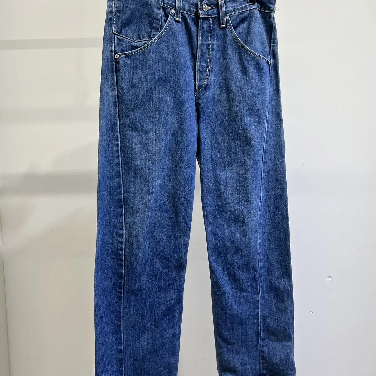 LEVIS ENGINEERED JEANS