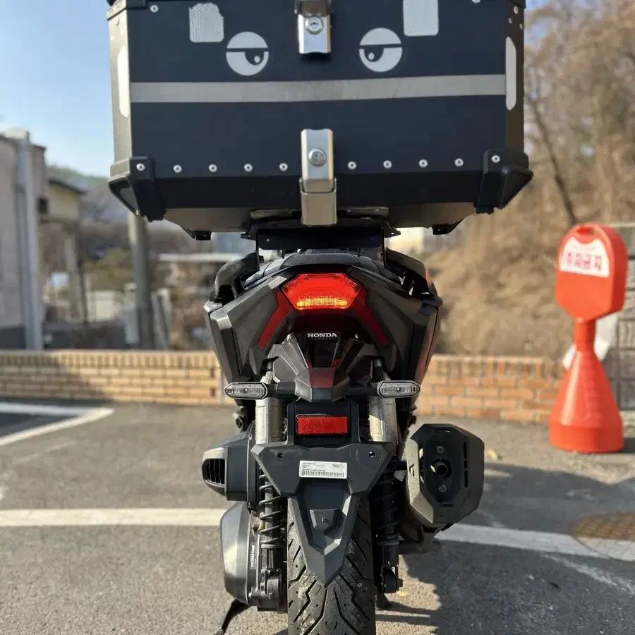 X-ADV350