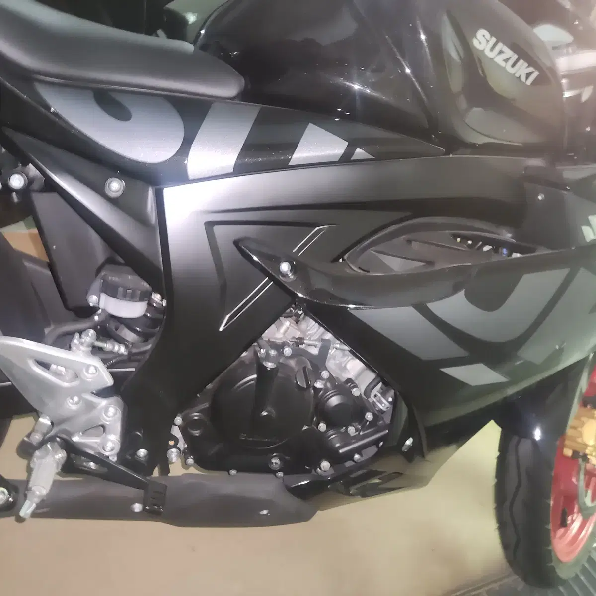 gsx r 125 2023년식1,2@@km 상태 A (업자X)