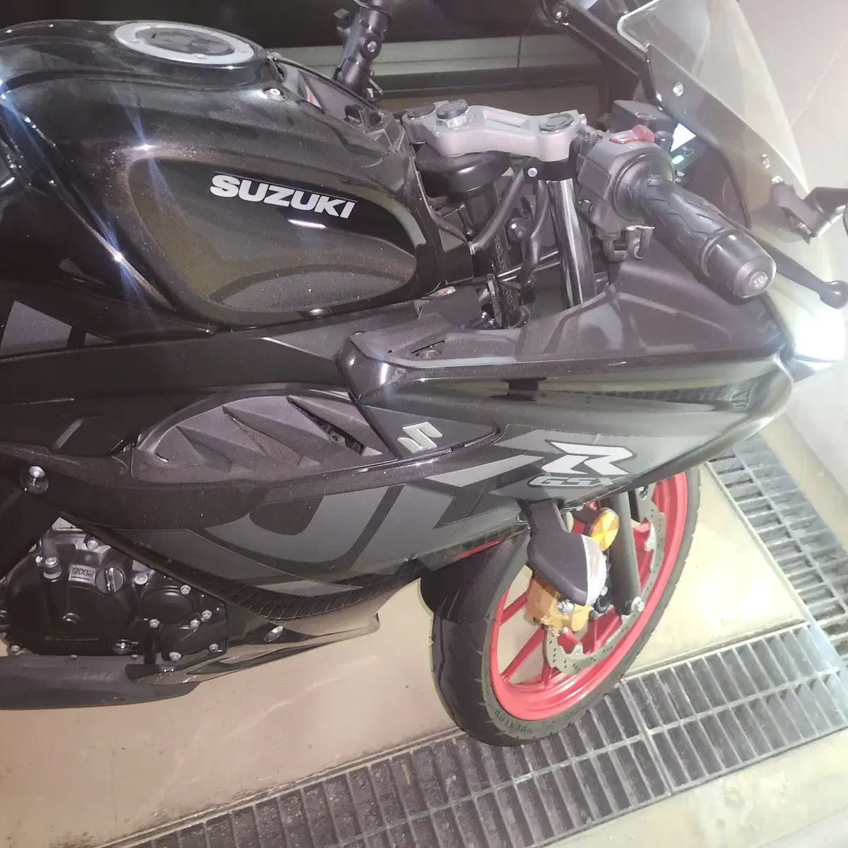 gsx r 125 2023년식1,2@@km 상태 A (업자X)