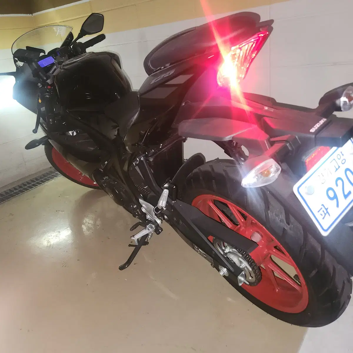 gsx r 125 2023년식1,2@@km 상태 A (업자X)