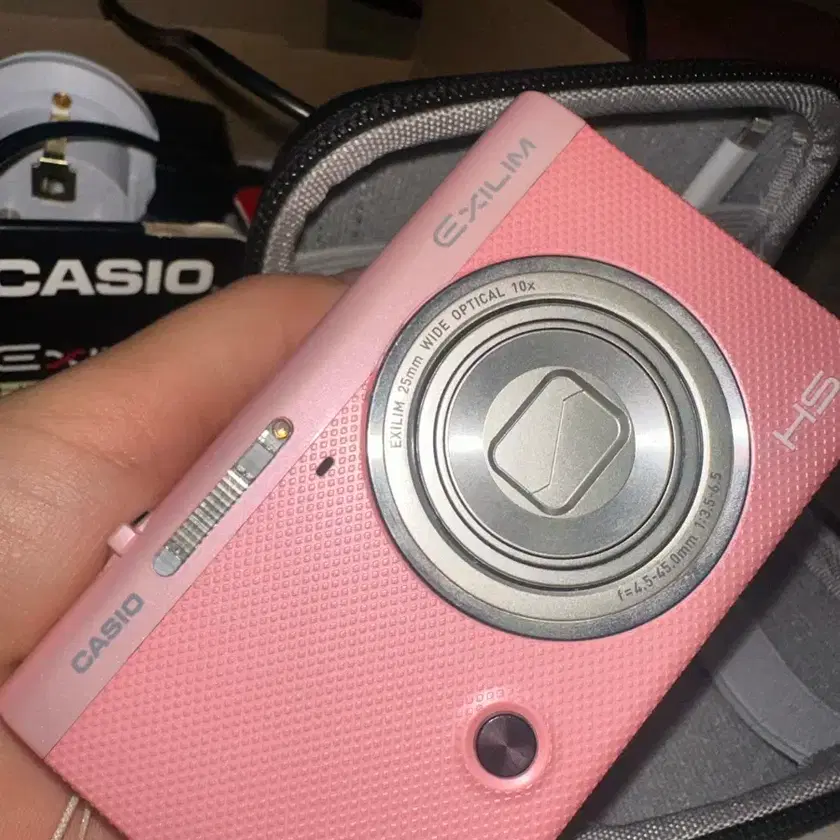 CASIO | 카시오 CASIO EXILIM EX-ZR70PK SelfieTiltPink Camera on