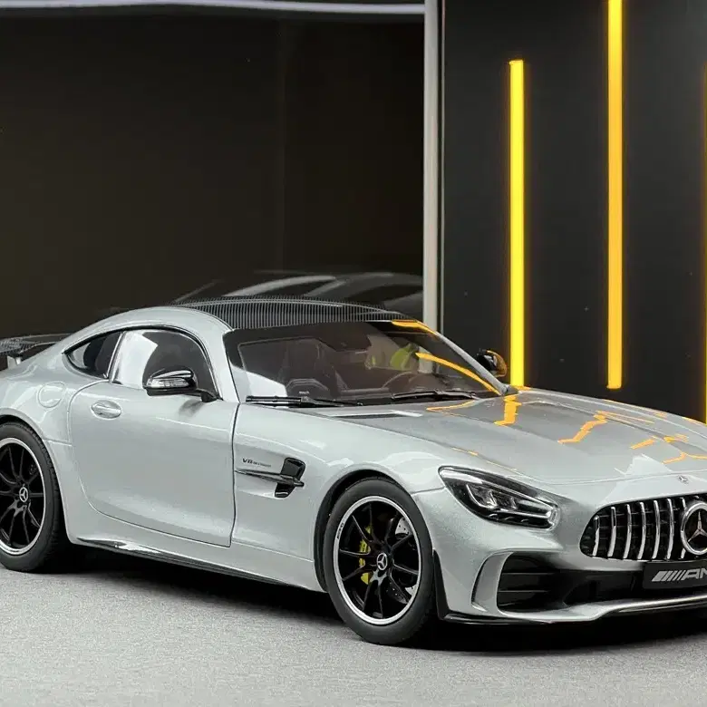 1/18 스케일 노레브 벤츠 AMG-GT R 다이캐스트