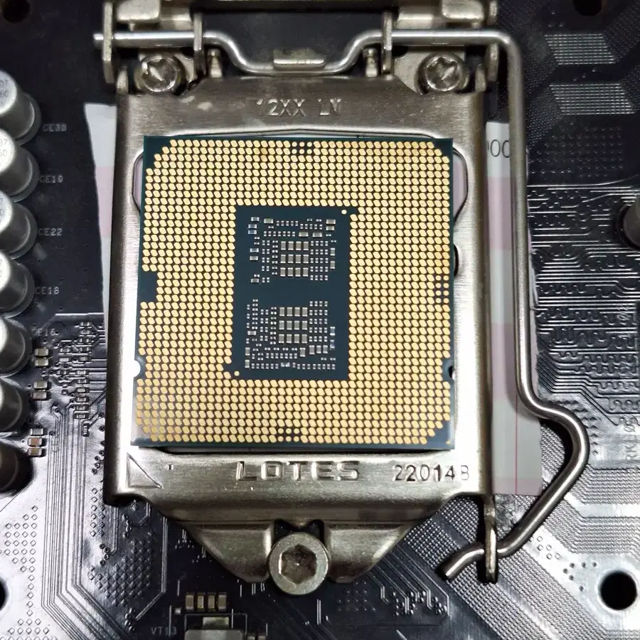 인텔 CPU I7 10700F