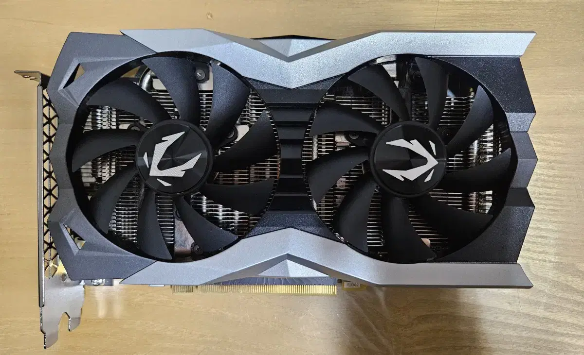 ZOTAC RTX 2060 그래픽카드 팝니다.