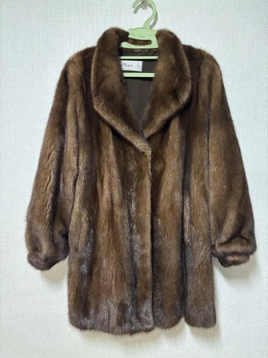 Le Phare Saga Mink Coat for JIN