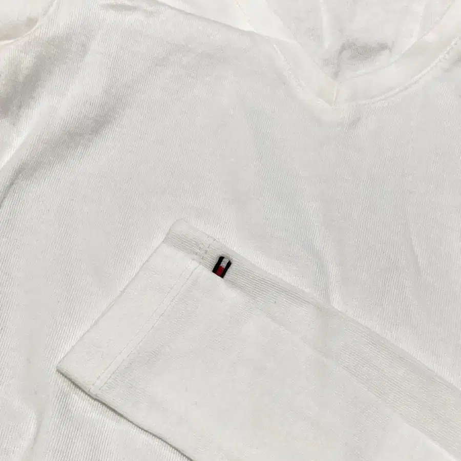 Tommy Hilfiger Silver Logo Slim V-Neck