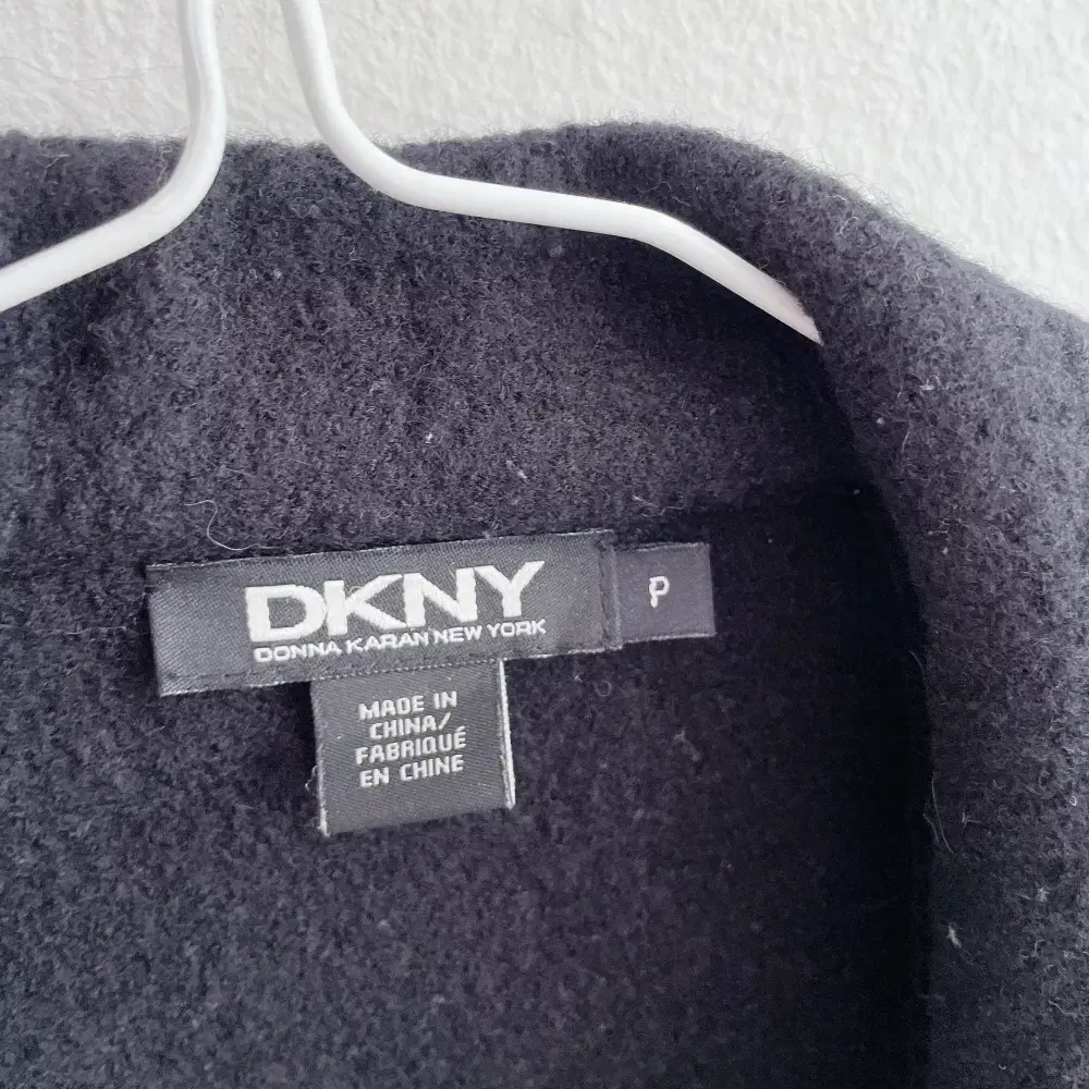 55) DKNY 코트