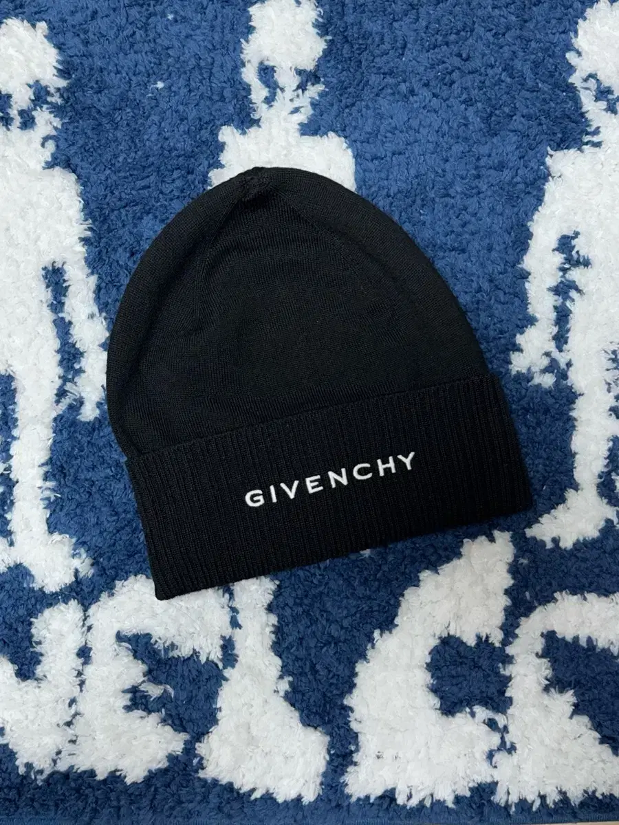 지방시 울 비니 givenchy beanie 블랙