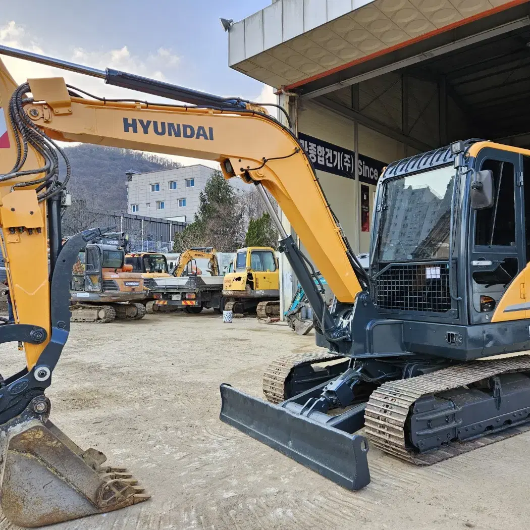 현대 HX60MT 2019년식 집게 회라 발판전환 옵션 02 중고굴삭기